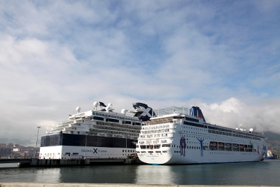 Two cruise vessels and 4,500 tourists coincide at the Port of Bilbao on Friday