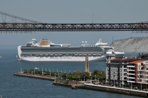 Arrival of a cruise ship