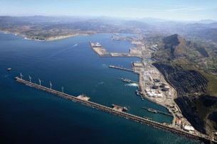 General view of the port of Bilbao