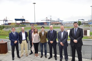 Members of the delegation together with the Port’s Chairman and Directors