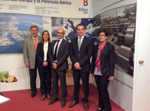 Representantes del Puerto de Bilbao, en la feria