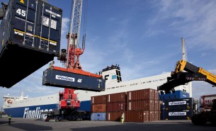 Operaciones en la terminal de Finnlines en el puerto de Bilbao