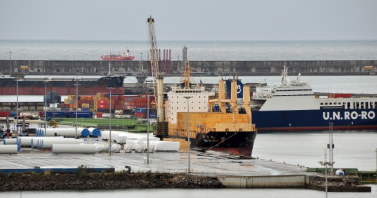 Gamesa Eólica sets up in port of Bilbao