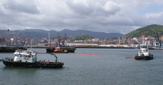 Port Authority of Bilbao carries out mock marine pollution drill in Getxo