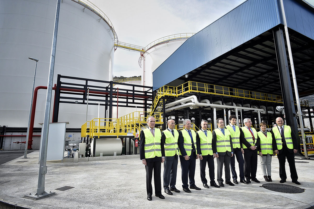 Entrega del premio CLHk petrolio-produktuen terminal berri bat inauguratu du Bilboko Portuan