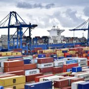 El Puerto de Bilbao recibe al mayor portacontenedores que ha atracado en sus muelles