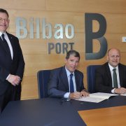 Los presidentes de los puertos de Bilbao y Valencia firman  un protocolo de colaboración para impulsar la intermodalidad  y la responsabilidad social corporativa