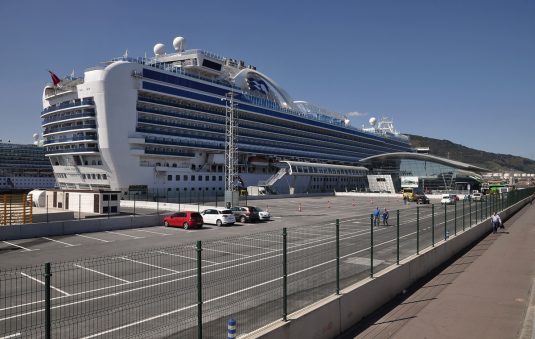 Cruceros y estación marítima