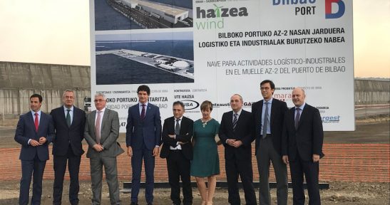 Inicio de las obras de construcción de la planta de fabricación de torres eólicas marinas de Haizea Wind en el Puerto de Bilbao