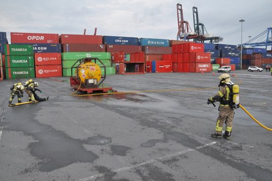 Simulation of firefighters in the port Simulation of firefighters in the port