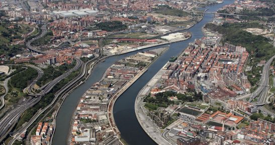 Sign of the agreement for the development of Zorrotzaurre