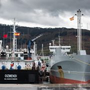 El buque Oizmendi realiza en el puerto de Bilbao la primera prueba piloto de carga de GNL barco a barco del Arco Atlántico y Mediterráneo