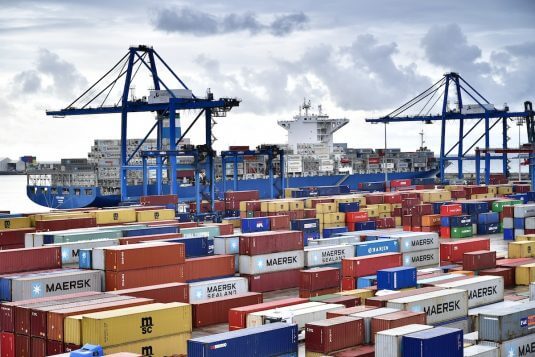 Portacontenedores CEZANNE en el puerto de Bilbao