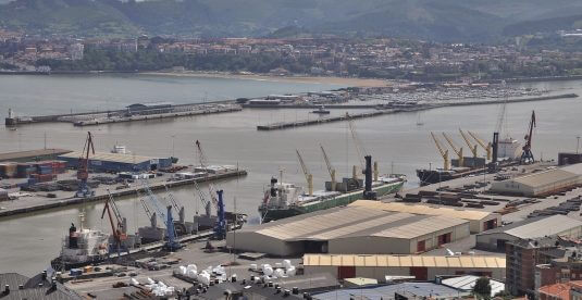 Una de las terminales para breakbulk en el puerto de Bilbao