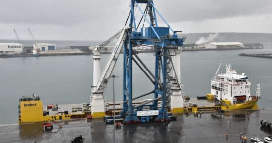 El tráfico del Puerto de Bilbao logra contrarrestar, en el primer semestre del año, las dos paradas técnicas de Petronor