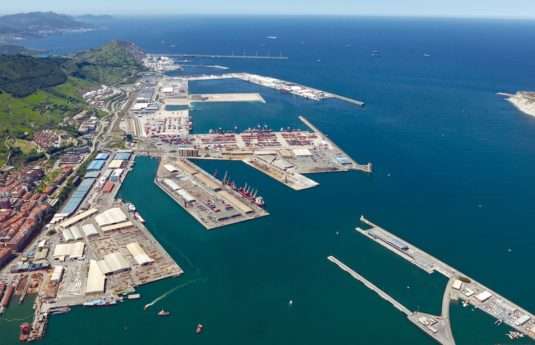 Portuaren bista orokorra Portuaren bista orokorra