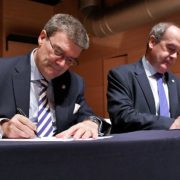 El Ayuntamiento de Bilbao y la Autoridad Portuaria dan un importante paso para fomentar las relaciones sostenibles entre la ciudad y el puerto ratificando la Agenda AIVP 2030 y la carta de misiones de Port Center de AIVP