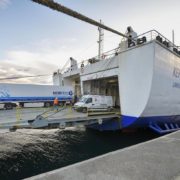 El puerto de Bilbao recibe el primer ferry del nuevo servicio con Irlanda