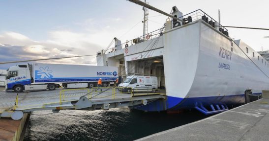 El puerto de Bilbao recibe el primer ferry del nuevo servicio con Irlanda