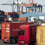 Más de 500 vehículos pesados han sido incentivados por utilizar el sistema de preavisos del Puerto de Bilbao y la AP-8
