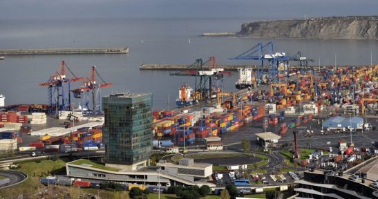 El Puerto de Bilbao cierra el primer semestre con un descenso contenido pese a la crisis derivada del COVID-19