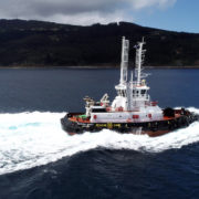 El Puerto de Bilbao acoge las pruebas del nuevo remolcador propulsado a gas y gasoil