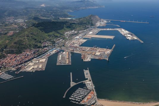 Vista general del puerto de Bilbao