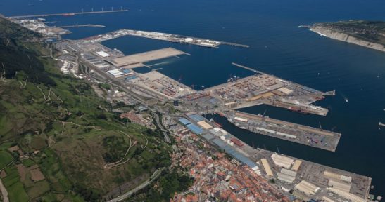 Crece el número de vehículos pesados incentivados por utilizar el sistema de preavisos del Puerto de Bilbao y la AP-8