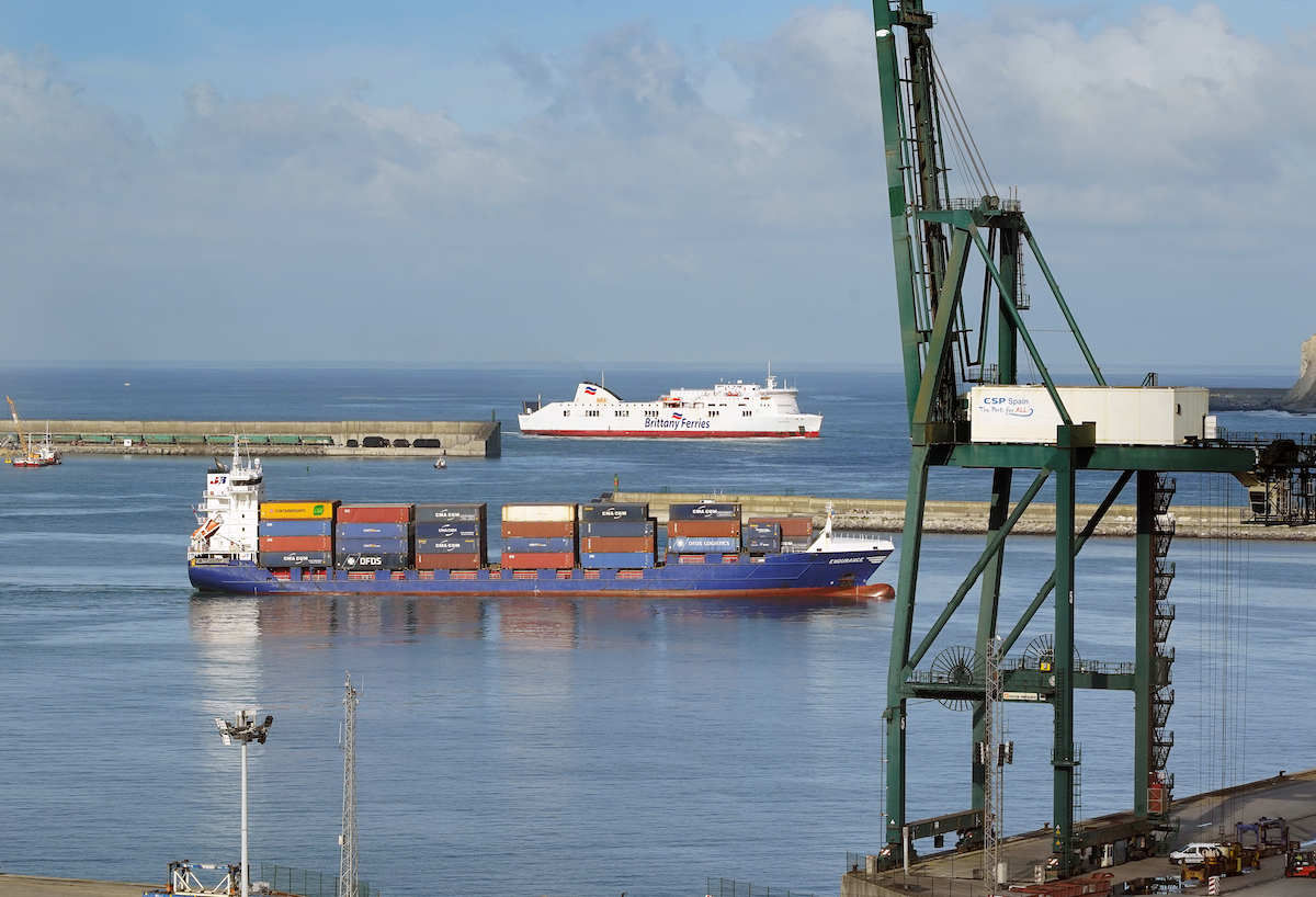 Arrival of two vessels at the port of Bilbao Arrival of two vessels at the port of Bilbao