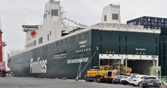 The Finneco I, one of the most efficient ships in the world for maritime transport, arrives at the port of Bilbao