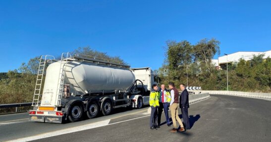 Imanol Pradales and Ricardo Barkala take a tour of the new lay-bys on the N-240