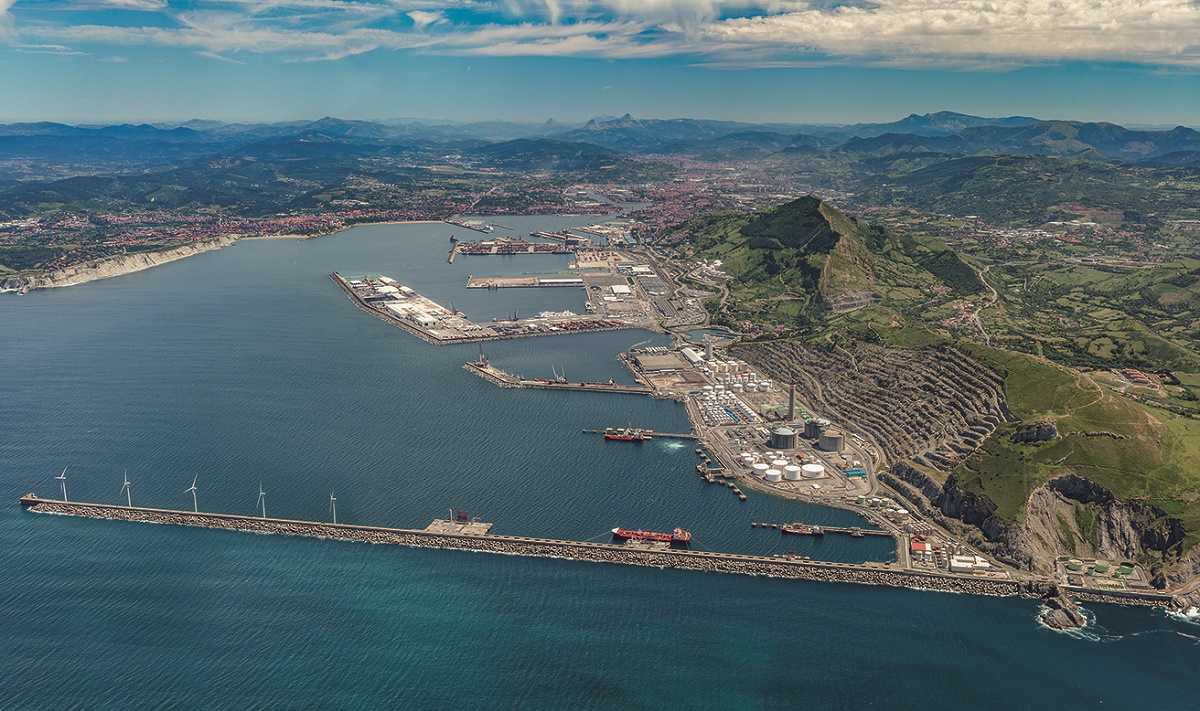 General view of the port General view of the port