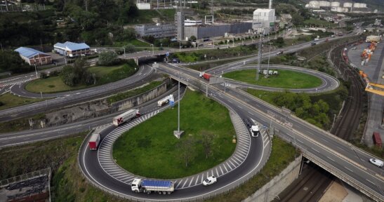 Foru Aldundia eta Bilboko Portua elkarlanean ari dira trafikoaren eta salgaien garraioaren kudeaketa berrikuntzaren bidez hobetzeko