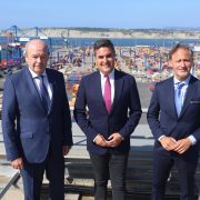 El consejero de Industria Mikel Jauregi da la bienvenida a Iván Jiménez, nuevo presidente del puerto de Bilbao