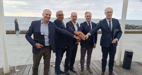 Bilboko eta Akitania Berriko portuak elkartu egin dira beren lurraldeko lehiakortasuna bultzatzeko
