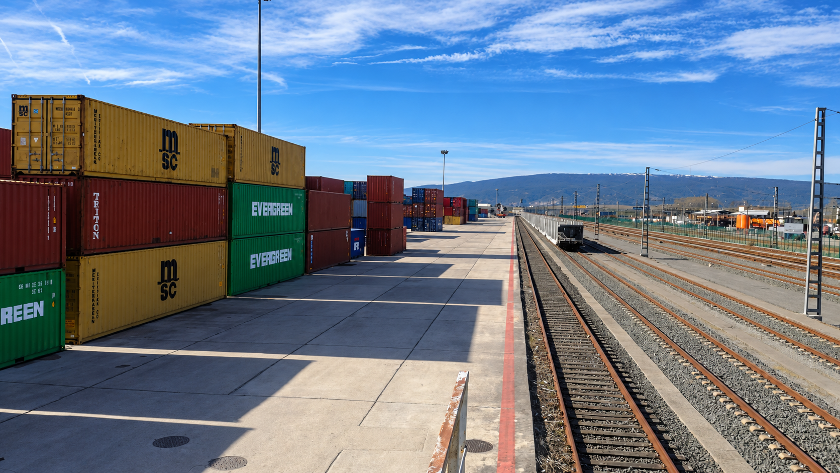 Contenedores y ferrocarril en Puerto Seco de Jundiz